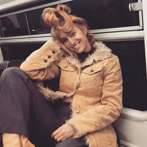 Meet your Posher, Chloe